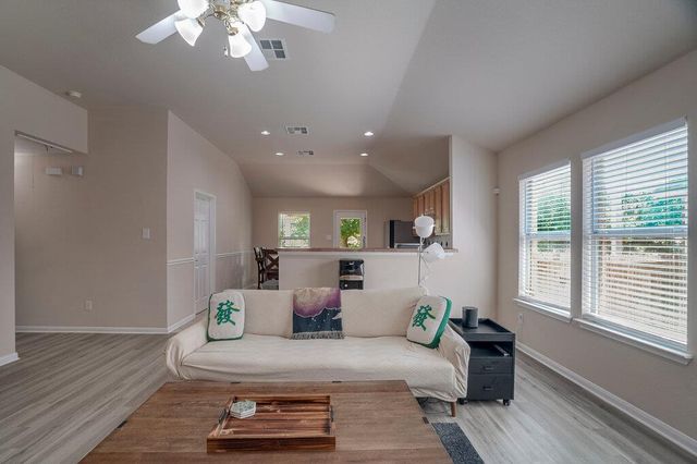 2724 Kickapoo Cavern DR, Pflugerville, TX 78660