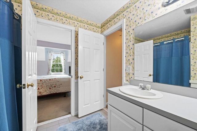 822 Thayer St 822, Abington, MA 02351