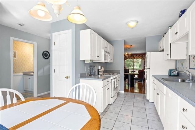 822 Thayer St 822, Abington, MA 02351