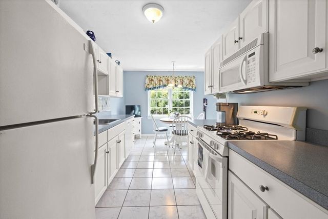 822 Thayer St 822, Abington, MA 02351