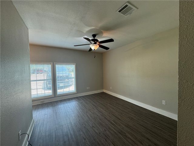 1604 Austin, College Station, TX 77845