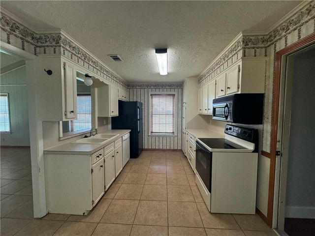 1604 Austin, College Station, TX 77845