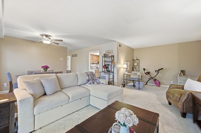 6301 Colony Way 2C, Edina, MN 55435