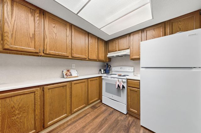 6301 Colony Way 2C, Edina, MN 55435