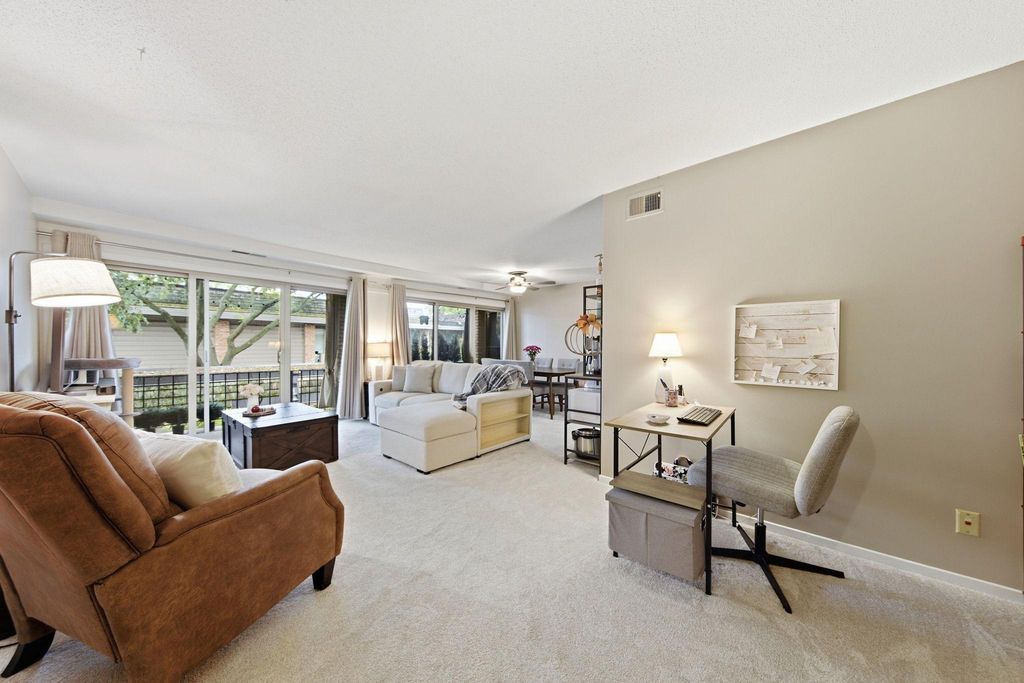 6301 Colony Way 2C, Edina, MN 55435