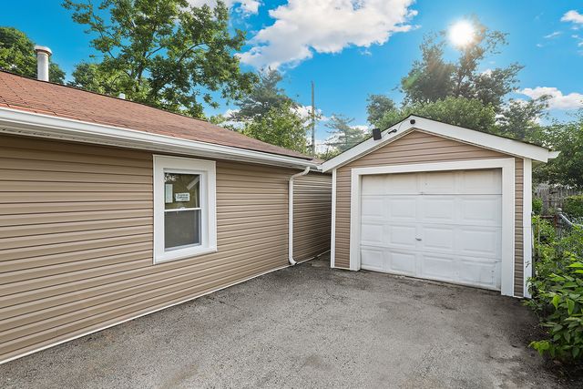 15321 Lincoln Avenue, Harvey, IL 60426