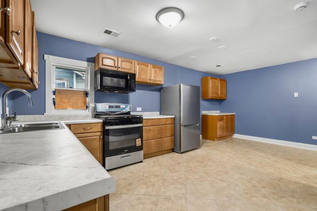 15321 Lincoln Avenue, Harvey, IL 60426