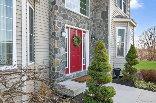 28 Wild Turkey Lane, Rock Tavern, NY 12575