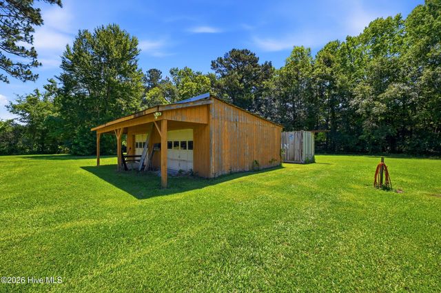 2665 Us Hwy 117, Burgaw, NC 28425