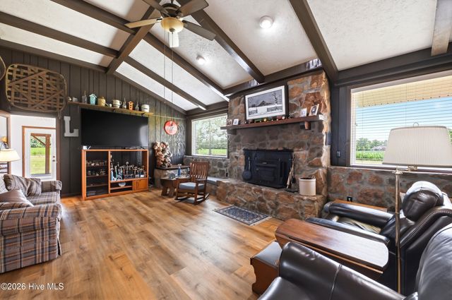 2665 Us Hwy 117, Burgaw, NC 28425