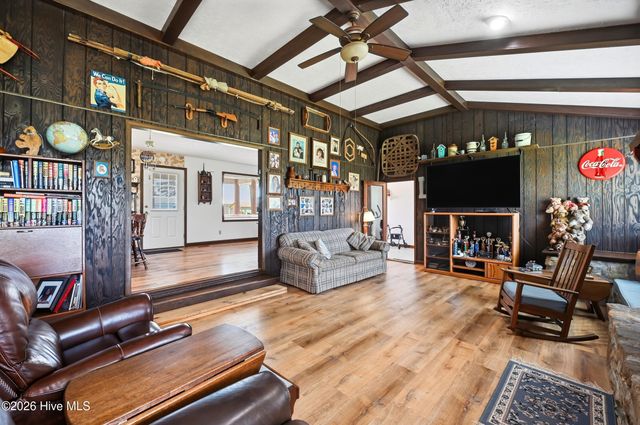 2665 Us Hwy 117, Burgaw, NC 28425