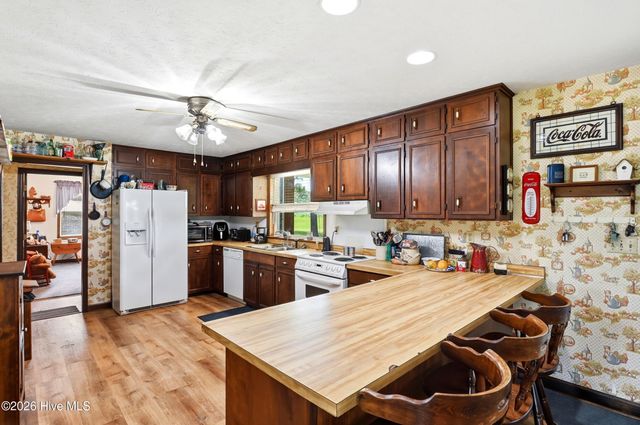 2665 Us Hwy 117, Burgaw, NC 28425