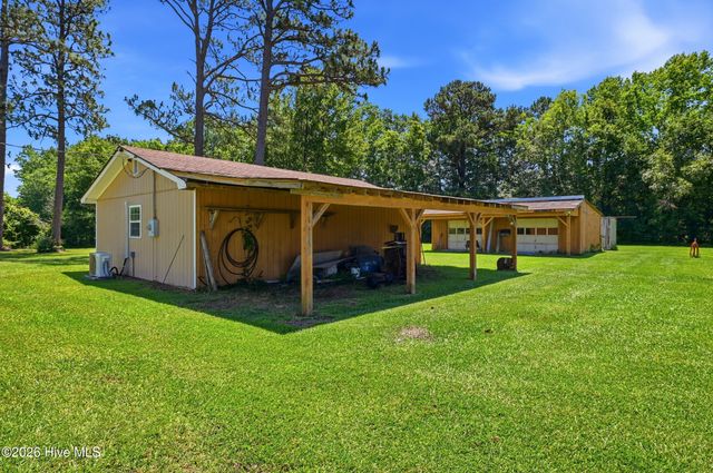 2665 Us Hwy 117, Burgaw, NC 28425