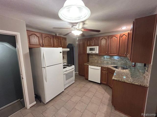3023 N Alexander Avenue, Royal Oak, MI 48073