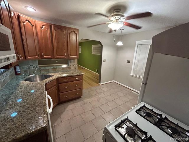 3023 N Alexander Avenue, Royal Oak, MI 48073