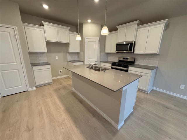 1230 Watkins Way, College Station, TX 77845