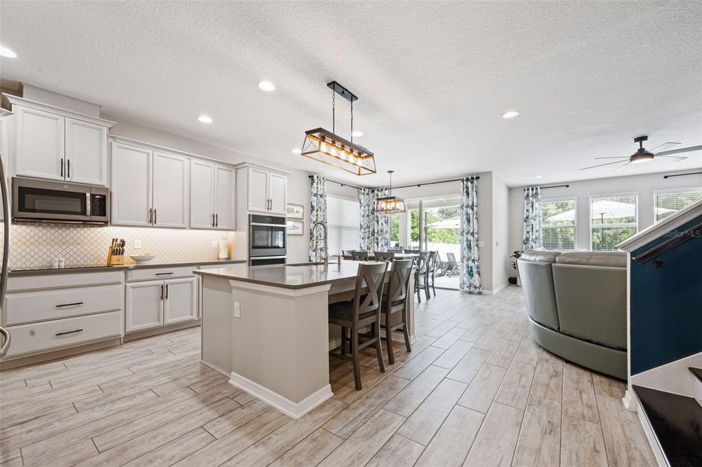 Image 14 of property listing at 162 BLUE FLAX POINT, Longwood, FL 32750