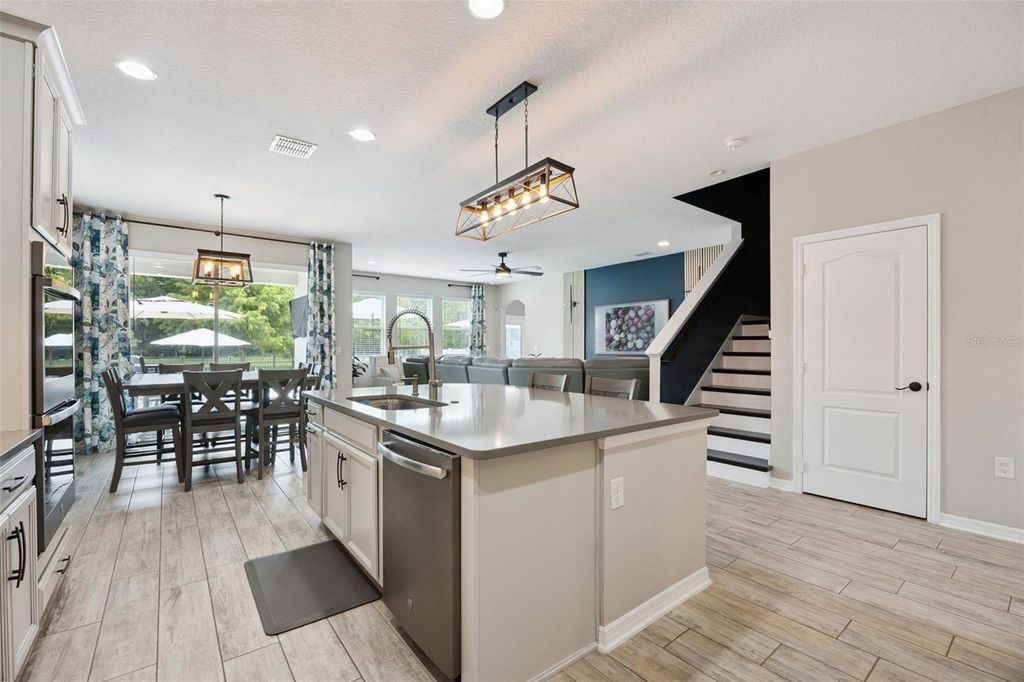 Image 16 of property listing at 162 BLUE FLAX POINT, Longwood, FL 32750