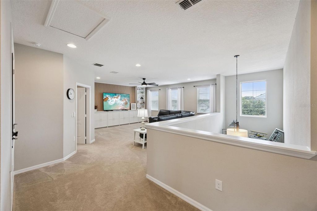 Image 20 of property listing at 162 BLUE FLAX POINT, Longwood, FL 32750