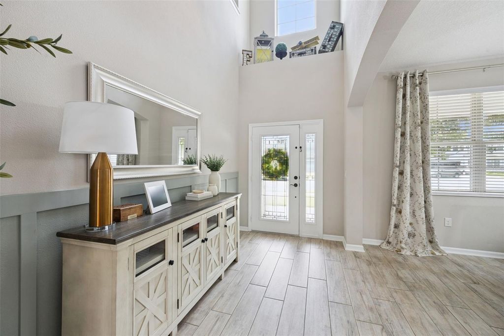 Image 3 of property listing at 162 BLUE FLAX POINT, Longwood, FL 32750