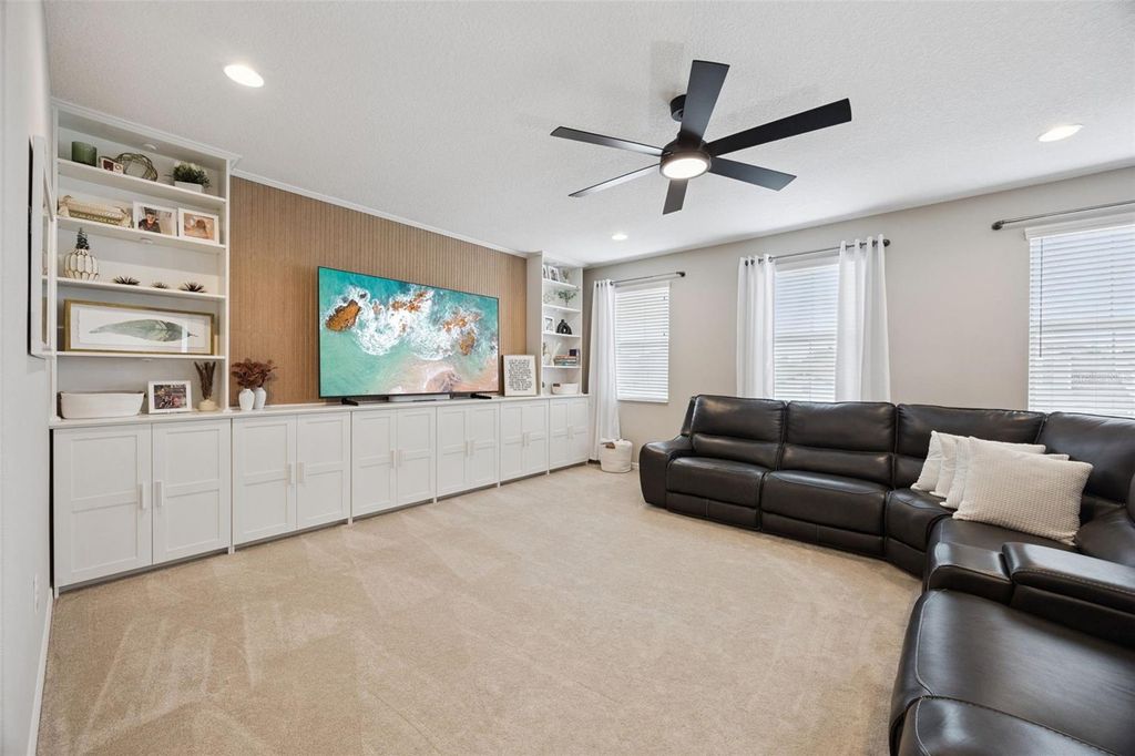 Image 21 of property listing at 162 BLUE FLAX POINT, Longwood, FL 32750