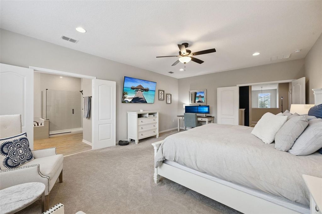 Image 23 of property listing at 162 BLUE FLAX POINT, Longwood, FL 32750