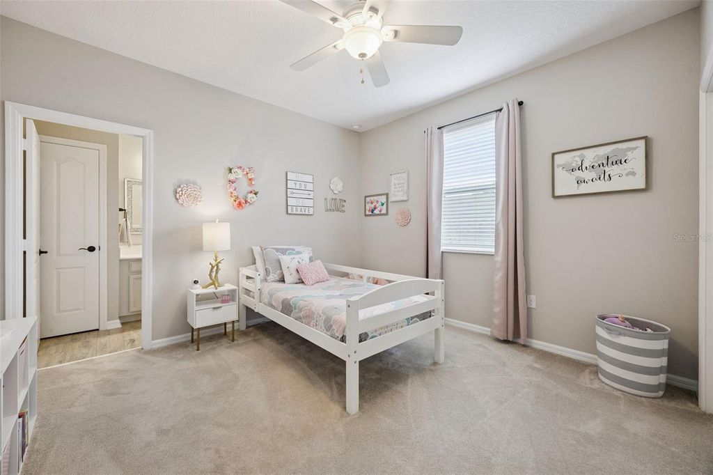 Image 28 of property listing at 162 BLUE FLAX POINT, Longwood, FL 32750