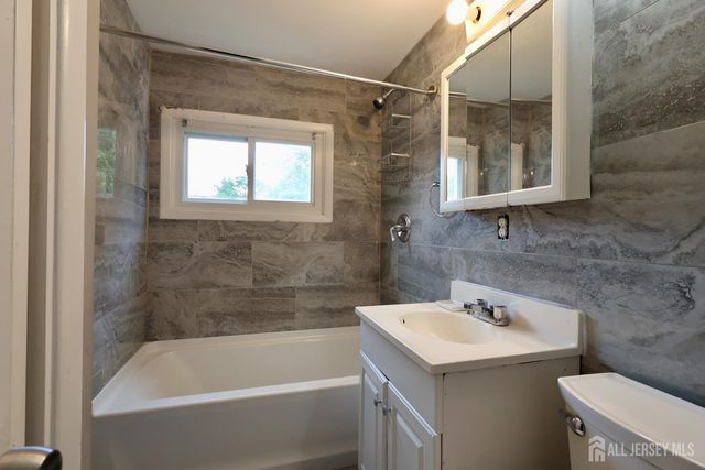 48 Buchanan Avenue, Sayreville, NJ 08859