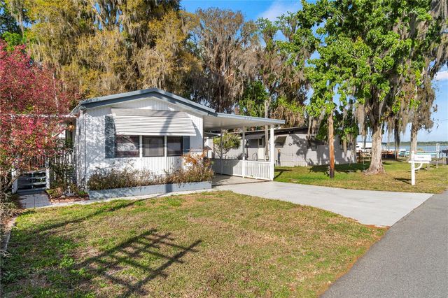 942 CR 461, Lake Panasoffkee, FL 33538