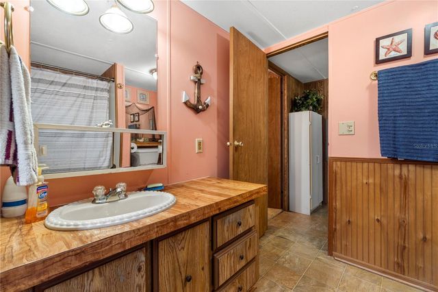 942 CR 461, Lake Panasoffkee, FL 33538