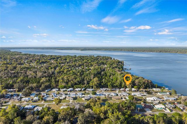 942 CR 461, Lake Panasoffkee, FL 33538