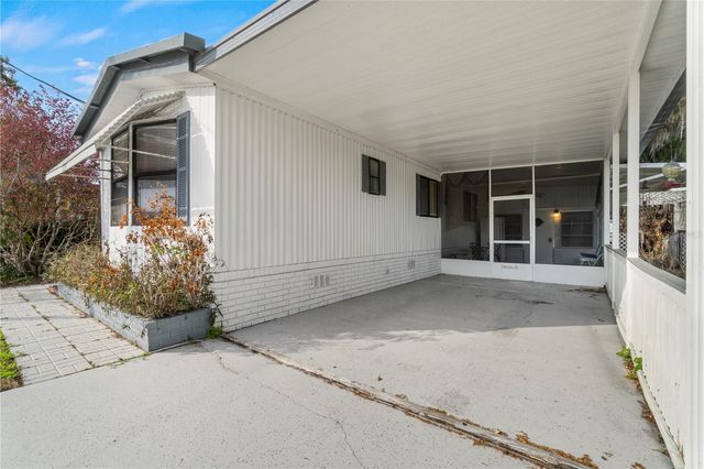 942 CR 461, Lake Panasoffkee, FL 33538