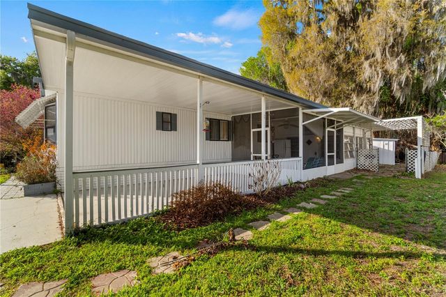 942 CR 461, Lake Panasoffkee, FL 33538