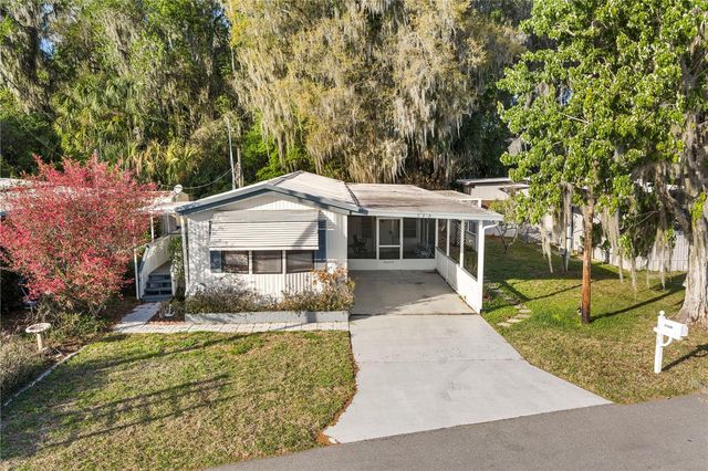 942 CR 461, Lake Panasoffkee, FL 33538