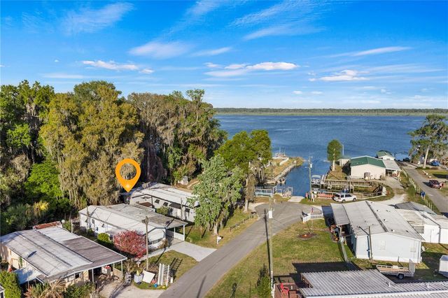 942 CR 461, Lake Panasoffkee, FL 33538
