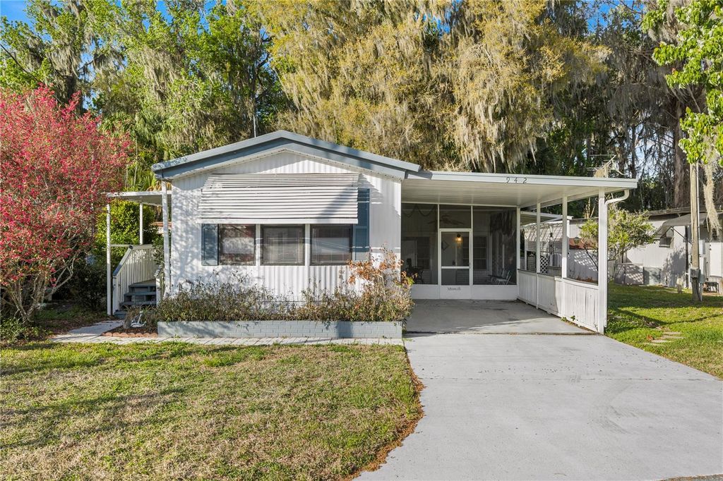942 CR 461, Lake Panasoffkee, FL 33538