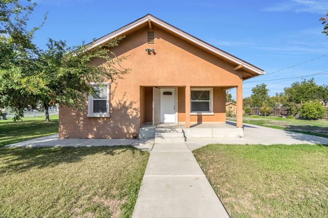 1140 W King Avenue, Tulare, CA 93274