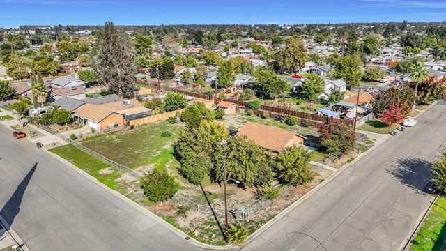 1140 W King Avenue, Tulare, CA 93274