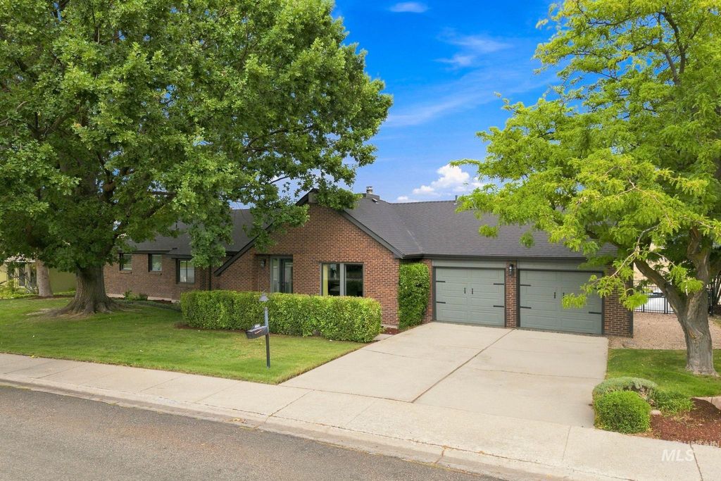 2256 E Table Rock Rd, Boise, ID 83712 photo 2