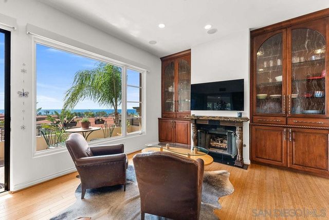 7157 Fay Ave, La Jolla, CA 92037