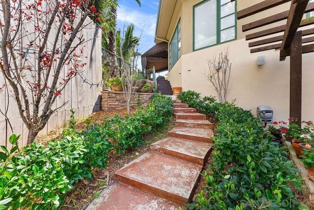 7157 Fay Ave, La Jolla, CA 92037