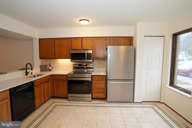 9453 CLOCKTOWER LN, Columbia, MD 21046