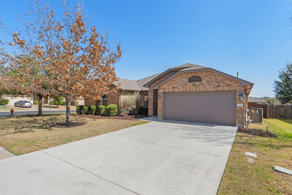 204 Hale Irwin DR, Round Rock, TX 78664