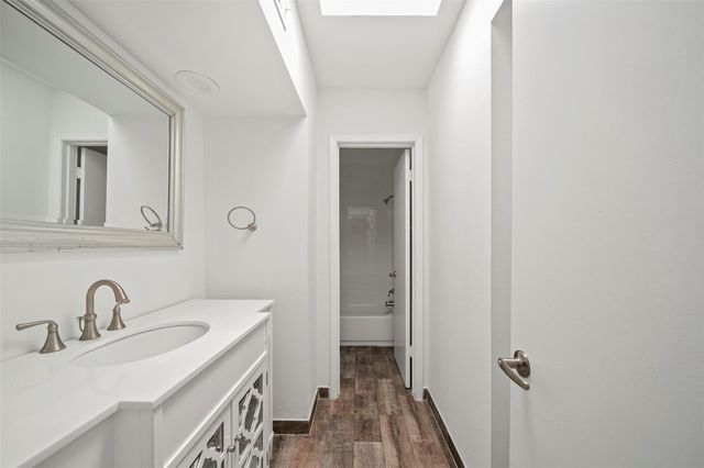 9404 Denbury Way, Houston, TX 77025