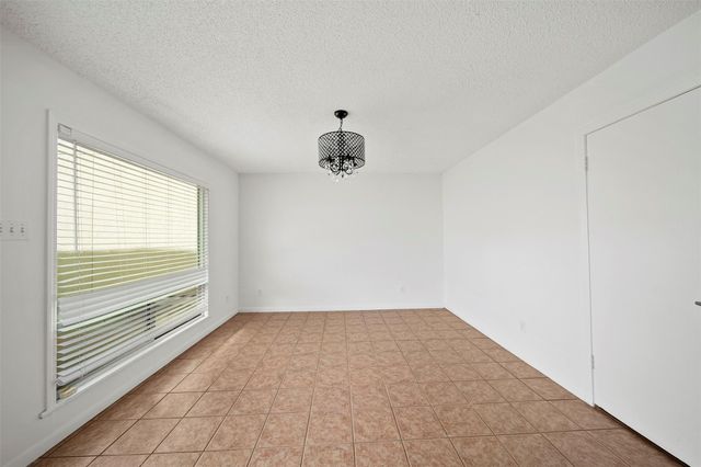 9404 Denbury Way, Houston, TX 77025