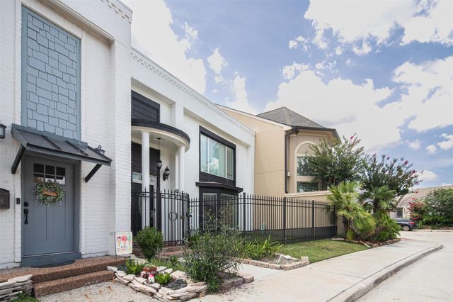 9404 Denbury Way, Houston, TX 77025