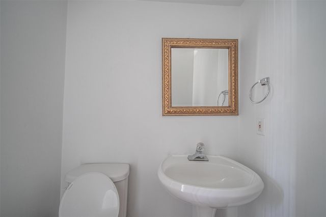 9404 Denbury Way, Houston, TX 77025