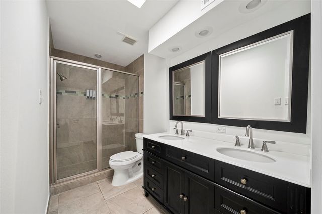 9404 Denbury Way, Houston, TX 77025