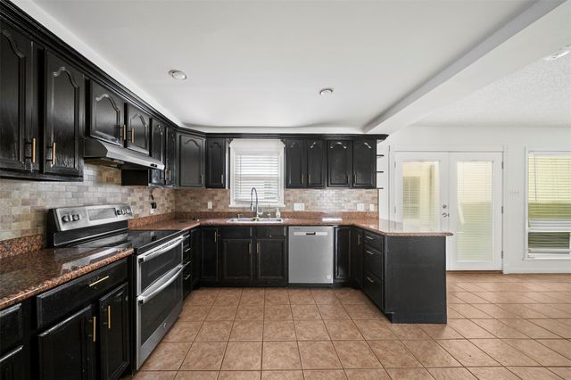 9404 Denbury Way, Houston, TX 77025