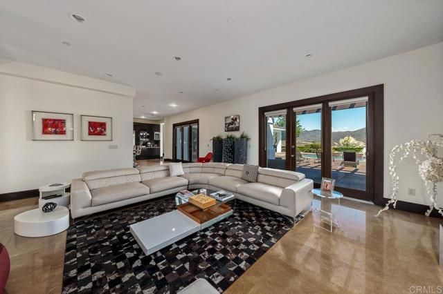 2910 Gate Thirteen Place, Chula Vista, CA 91914